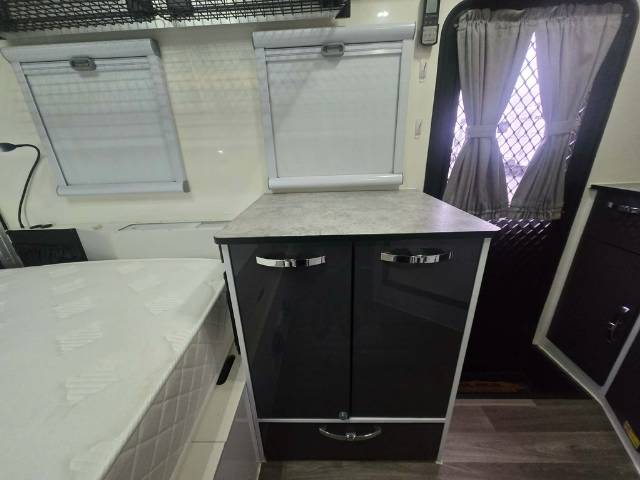 USED 2021 AUSTRACK CAMPERS TANAMI X11 HYBRID 1 AXLE