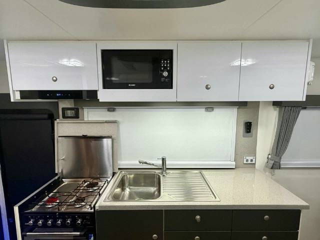 USED 2021 SPINIFEX CARAVANS XSCAPE CARAVAN 2 AXLE