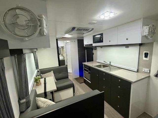 USED 2021 SPINIFEX CARAVANS XSCAPE CARAVAN 2 AXLE