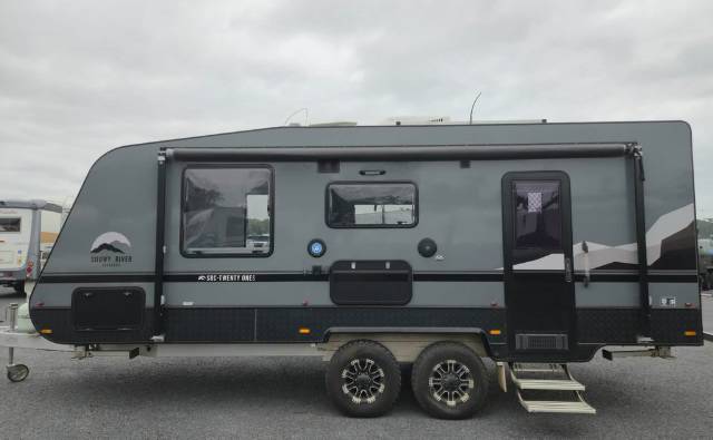 USED 2023 SNOWY RIVER SRC21S SLIDE CARAVAN 2 AXLE