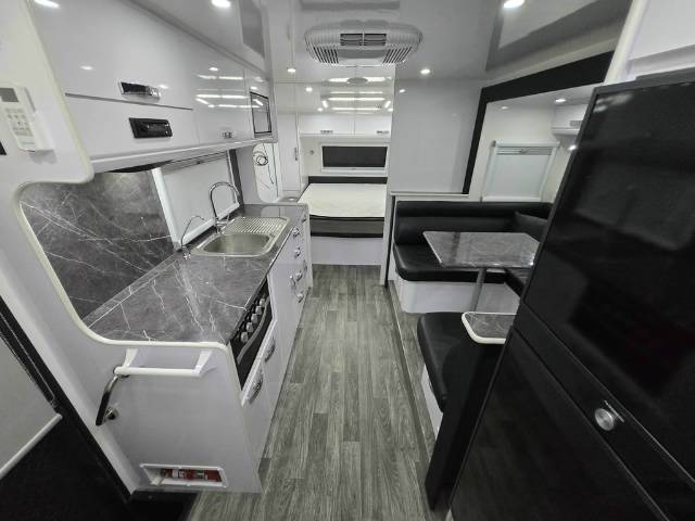 USED 2023 SNOWY RIVER SRC21S SLIDE CARAVAN 2 AXLE