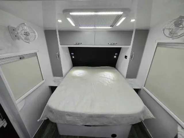 NEW 2026 SNOWY RIVER SRT18 MY26
