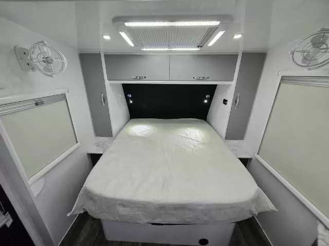 NEW 2026 SNOWY RIVER SRT18 MY26