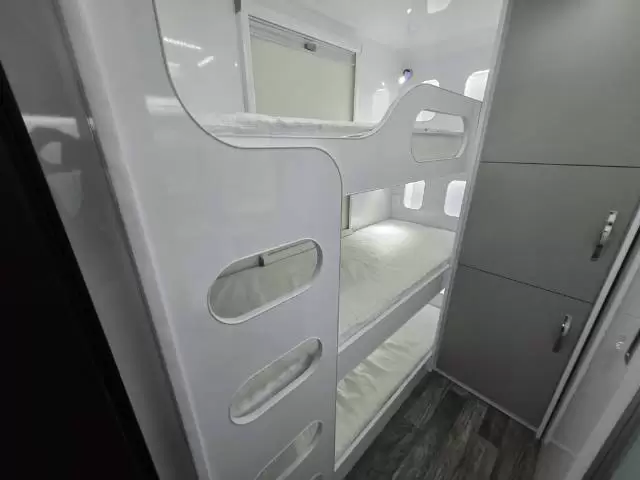 NEW 2026 SNOWY RIVER SRT22F FAMILY MY26