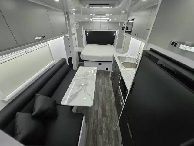 NEW 2026 SNOWY RIVER SRT22F FAMILY MY26