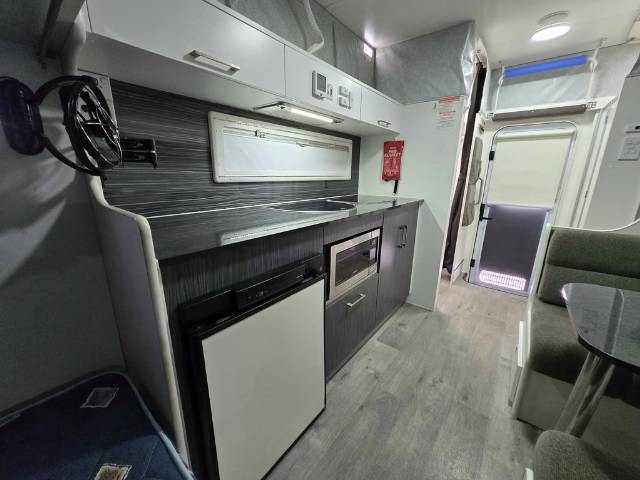 USED 2017 NEW AGE CARAVANS GECKO 11S POPTOP 1 AXLE