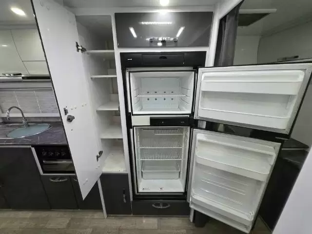 USED 2018 SNOWY RIVER SR19