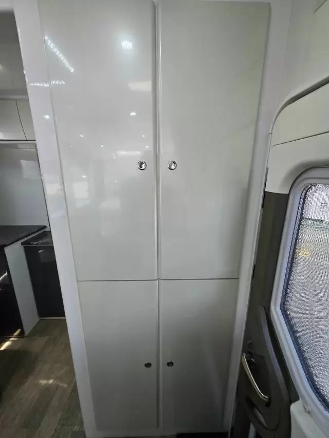 USED 2018 SNOWY RIVER SR19