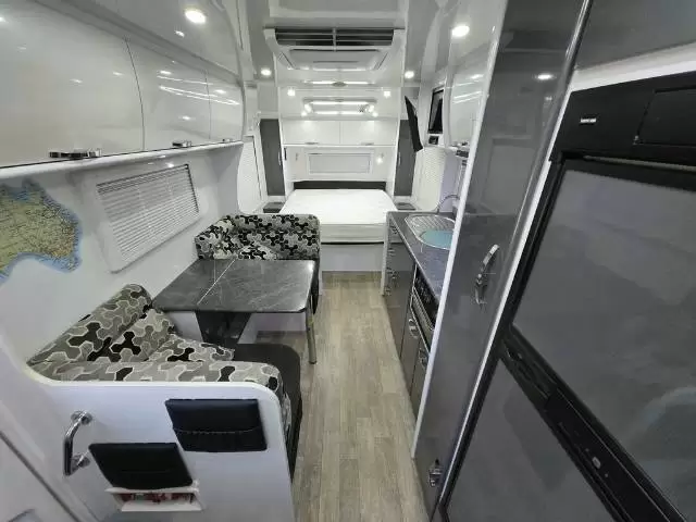 USED 2018 SNOWY RIVER SR19