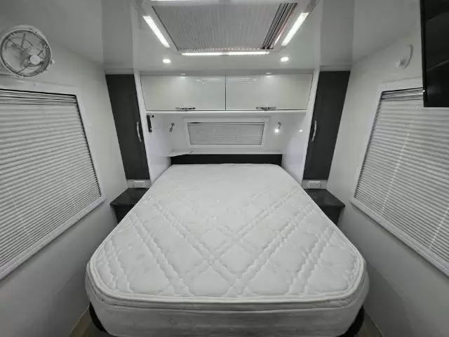 USED 2018 SNOWY RIVER SR19