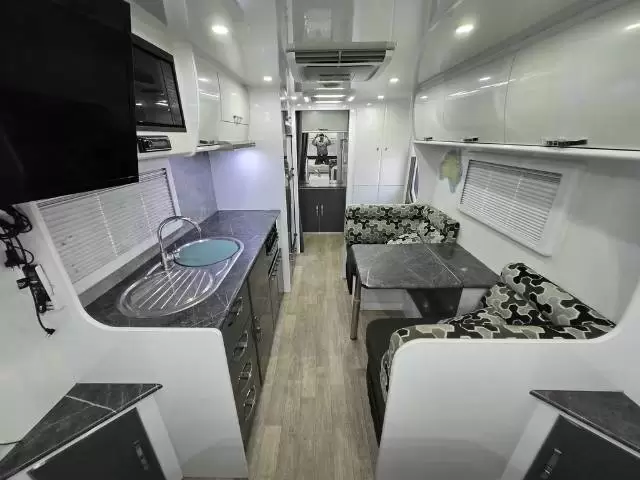 USED 2018 SNOWY RIVER SR19