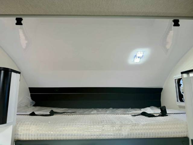 NEW 2026 AVIDA BEECHWORTH C7864 SB MOTORHOME SINGLE BEDS