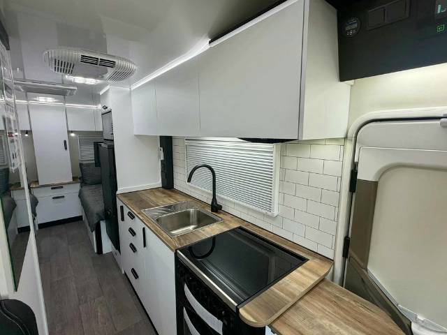 NEW 2026 AVIDA BEECHWORTH C7864 SB MOTORHOME SINGLE BEDS
