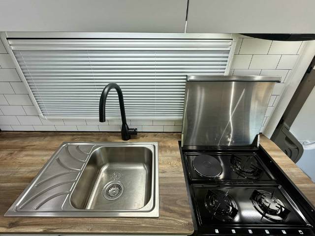 NEW 2026 AVIDA BEECHWORTH C7864 SB MOTORHOME SINGLE BEDS