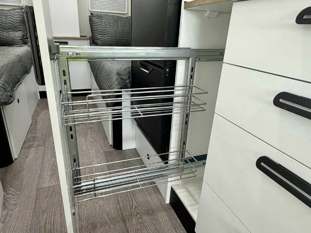 NEW 2026 AVIDA BEECHWORTH C7864 SB MOTORHOME SINGLE BEDS