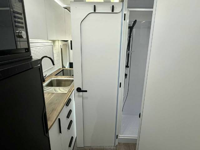 NEW 2026 AVIDA BEECHWORTH C7864 SB MOTORHOME SINGLE BEDS