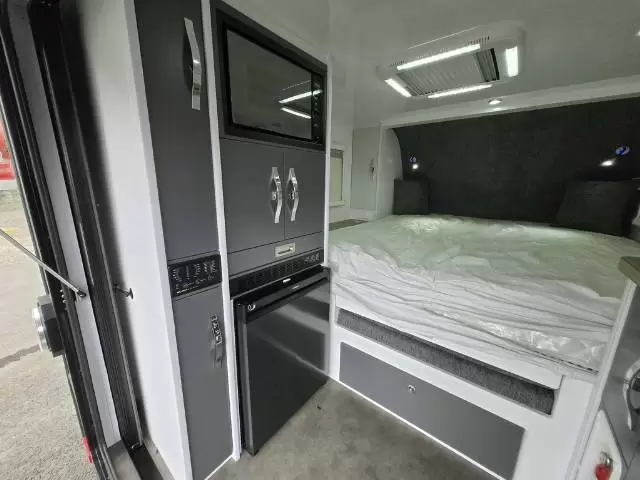 NEW 2026 SNOWY RIVER SRS9