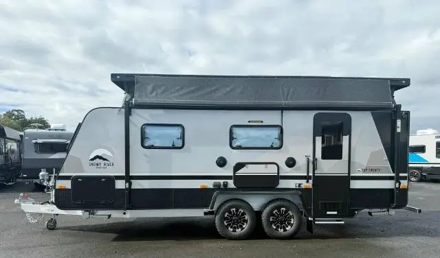 https://media-caravea.syd1.digitaloceanspaces.com/caravans/6EC16875/image-1.webp?q=lkUul35RbC