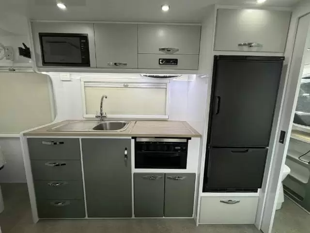 NEW 2026 SNOWY RIVER SRT18