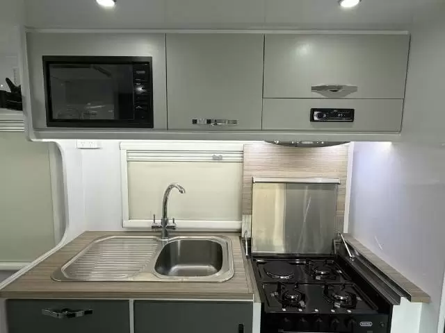 NEW 2026 SNOWY RIVER SRT18