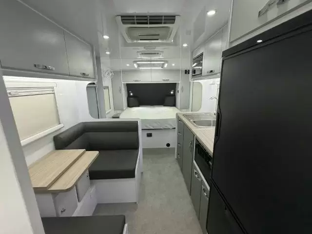 NEW 2026 SNOWY RIVER SRT18