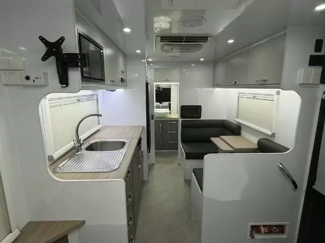 NEW 2026 SNOWY RIVER SRT18