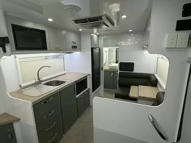 NEW 2026 SNOWY RIVER SRT18