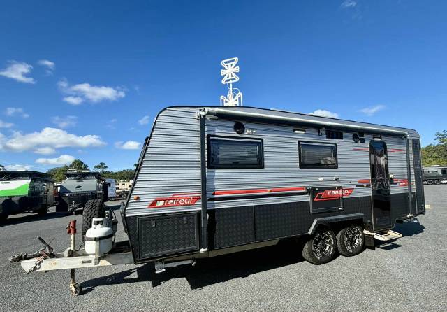USED 2017 RETREAT FRASER SINGLE BEDS CARAVAN 2 AXLE