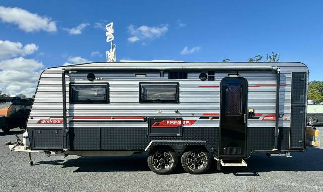 USED 2017 RETREAT FRASER SINGLE BEDS CARAVAN 2 AXLE
