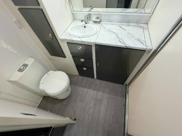 USED 2017 RETREAT FRASER SINGLE BEDS CARAVAN 2 AXLE