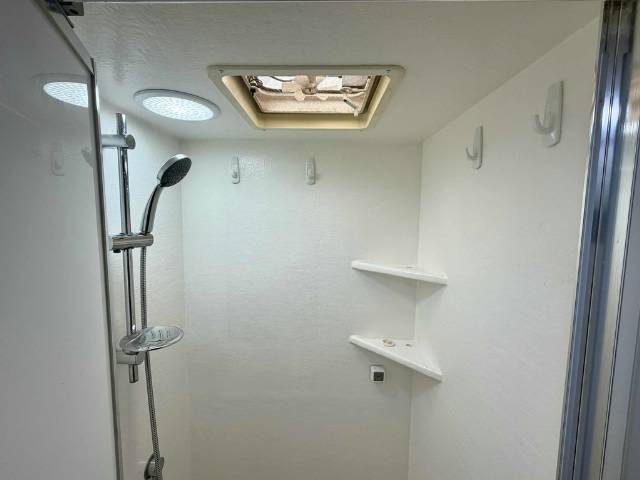 USED 2017 RETREAT FRASER SINGLE BEDS CARAVAN 2 AXLE