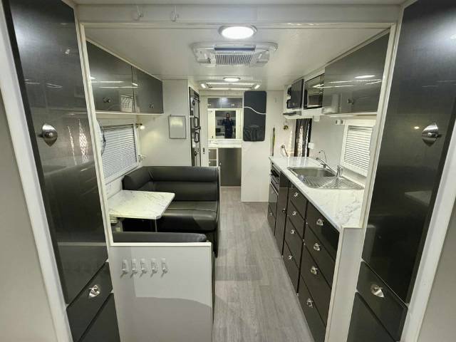 USED 2017 RETREAT FRASER SINGLE BEDS CARAVAN 2 AXLE