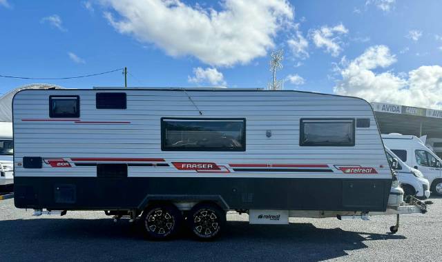 USED 2017 RETREAT FRASER SINGLE BEDS CARAVAN 2 AXLE