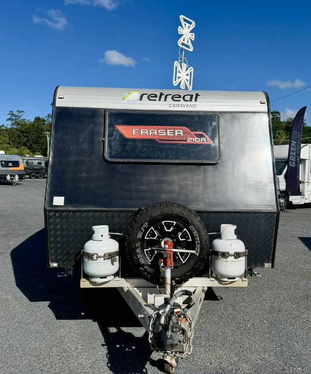 USED 2017 RETREAT FRASER SINGLE BEDS CARAVAN 2 AXLE