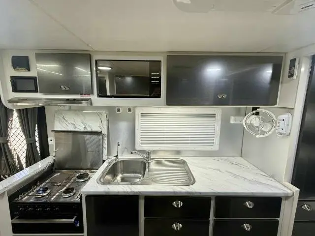 USED 2017 RETREAT FRASER SINGLE BEDS