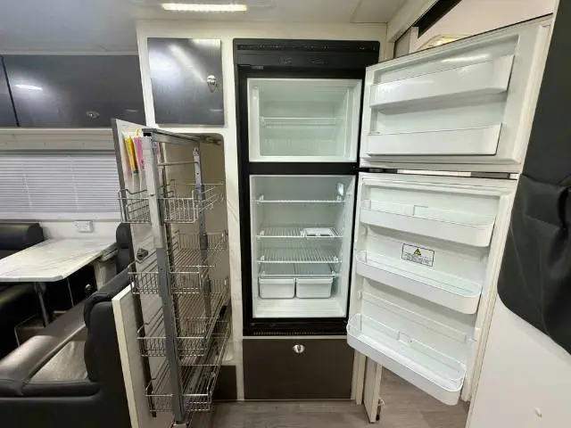 USED 2017 RETREAT FRASER SINGLE BEDS