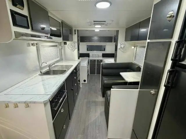 USED 2017 RETREAT FRASER SINGLE BEDS