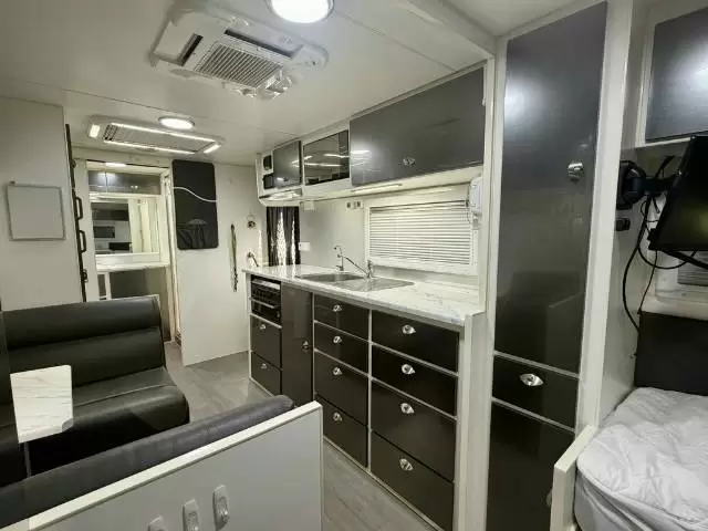 USED 2017 RETREAT FRASER SINGLE BEDS