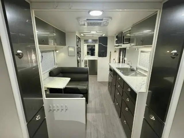 USED 2017 RETREAT FRASER SINGLE BEDS