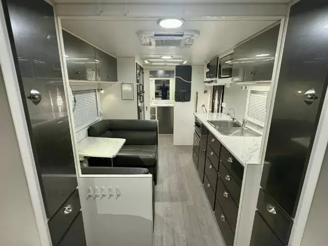 USED 2017 RETREAT FRASER SINGLE BEDS