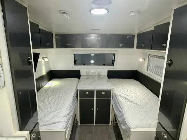 USED 2017 RETREAT FRASER SINGLE BEDS