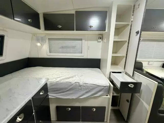 USED 2017 RETREAT FRASER SINGLE BEDS