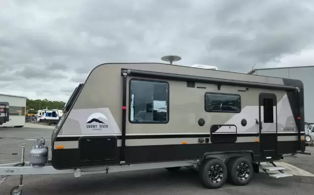 NEW 2025 SNOWY RIVER SRC22S MY26