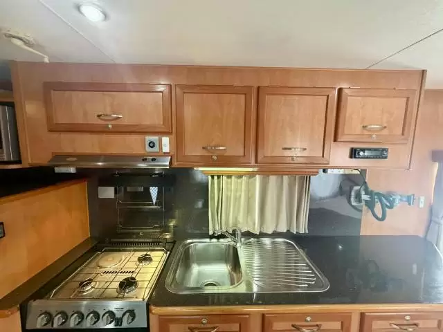 USED 2010 FRANKLIN G2 ISLAND BED