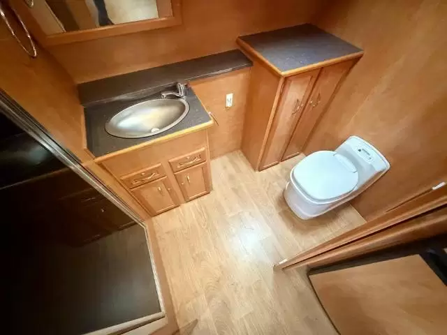 USED 2010 FRANKLIN G2 ISLAND BED