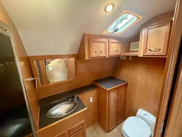 USED 2010 FRANKLIN G2 ISLAND BED