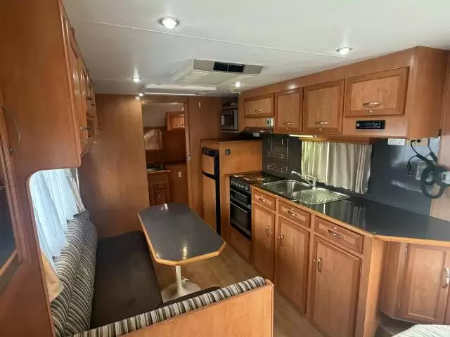 USED 2010 FRANKLIN G2 ISLAND BED