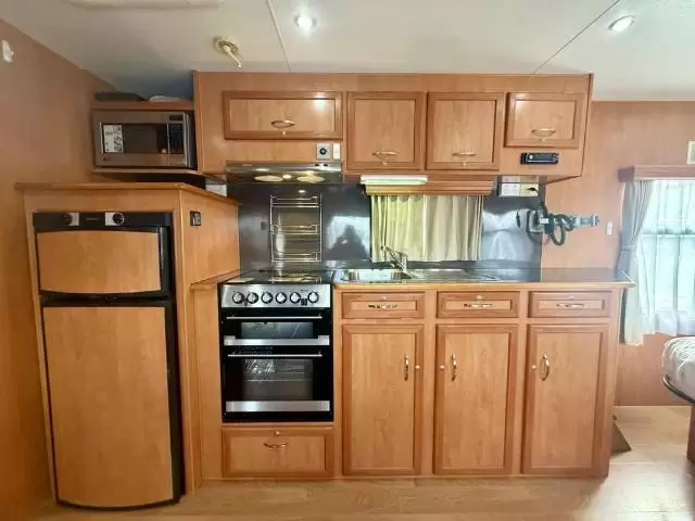 USED 2010 FRANKLIN G2 ISLAND BED