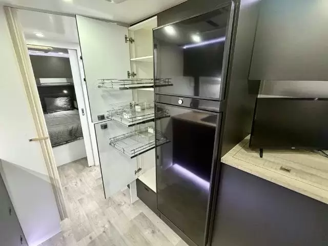 USED 2024 ESSENTIAL CARAVANS C CLASS V10 REAR CLUB