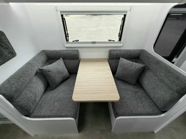https://media-caravea.syd1.digitaloceanspaces.com/caravans/6EC17092/image-9.webp?q=DSYw5gHDhp